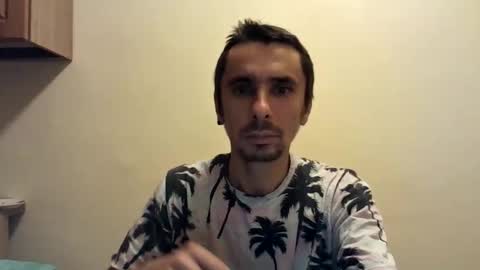 Snapshot of creativexx2 chatting on 10.28.25 creativexx2 online show from 10.28.25