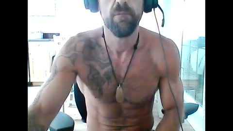 Snapshot of creatureofbeauty chatting on 09.11.25 creatureofbeauty online show from 09.11.25