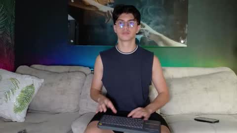 Snapshot of crhistian1_ chatting on 04.04.26 CRHISTIAN online show from 04.04.26