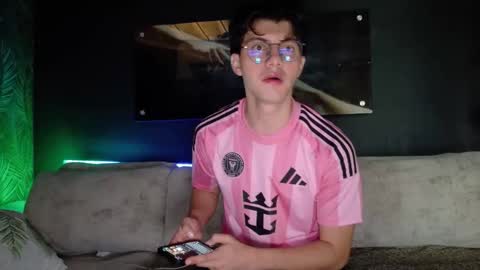 Snapshot of crhistian1_ chatting on 04.11.26 CRHISTIAN online show from 04.11.26