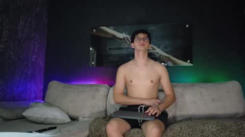 Snapshot of crhistian1_ chatting on 04.14.26 CRHISTIAN online show from 04.14.26