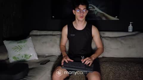 Snapshot of crhistian1_ chatting on 04.16.26 CRHISTIAN online show from 04.16.26