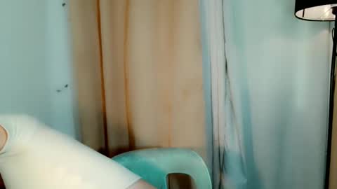 Snapshot of cris_slut08 chatting on 09.23.25 my beautiful cris online show from 09.23.25