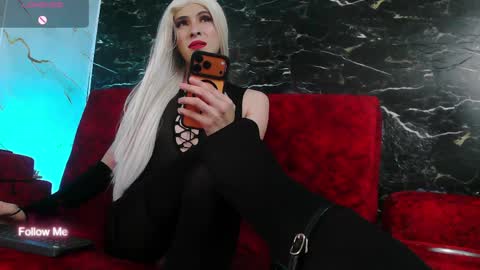 crislingery_doll online show from 04.08.26