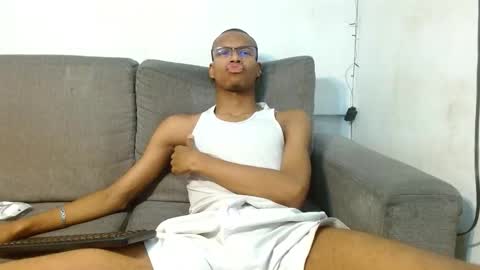 criss_zuri online show from 10.24.25