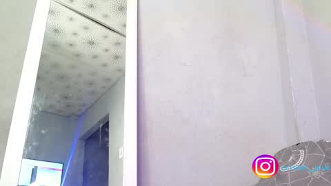 Snapshot of cristal__blue chatting on 12.19.25 Cristal online show from 12.19.25