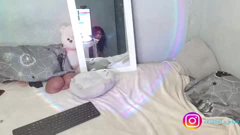 Snapshot of cristal__blue chatting on 12.20.25 Cristal online show from 12.20.25