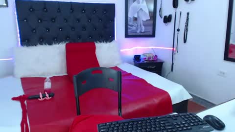 Snapshot of cristal_deep chatting on 06.27.26 cristal_deep online show from 06.27.26