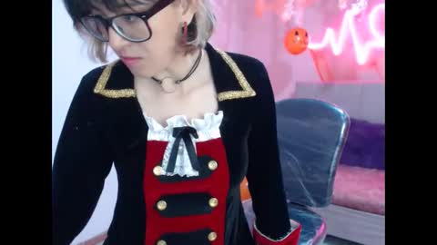 Snapshot of cristal_hills_19 chatting on 10.31.25 Cristal online show from 10.31.25