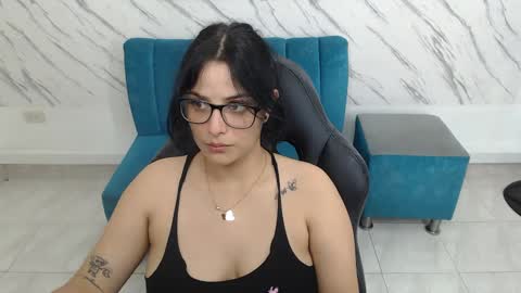 Snapshot of cristal_hot07 chatting on 12.23.24 Cristal online show from 12.23.24