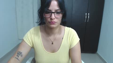 Snapshot of cristal_hot07 chatting on 01.10.25 Cristal online show from 01.10.25