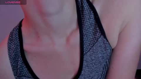 Snapshot of cristal_t2 chatting on 02.17.26 cristal_t2 online show from 02.17.26