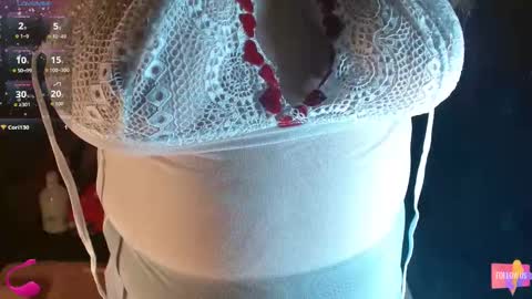 Snapshot of cristaladams6 chatting on 09.10.25 CristalAdams online show from 09.10.25