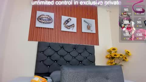 Snapshot of cristale69 chatting on 10.22.25 cristale69 online show from 10.22.25