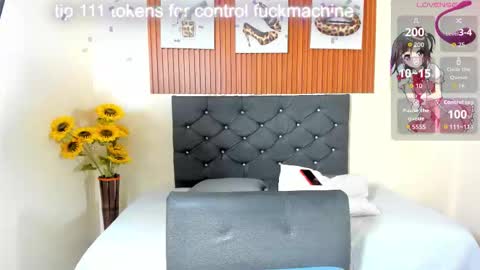 Snapshot of cristale69 chatting on 10.25.25 cristale69 online show from 10.25.25