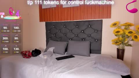 Snapshot of cristale69 chatting on 11.13.25 cristale69 online show from 11.13.25