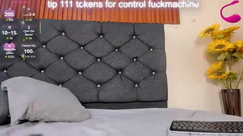 Snapshot of cristale69 chatting on 11.21.25 cristale69 online show from 11.21.25