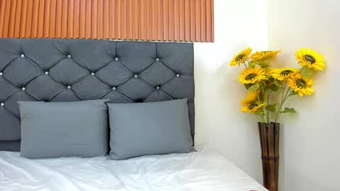 Snapshot of cristale69 chatting on 11.27.25 cristale69 online show from 11.27.25