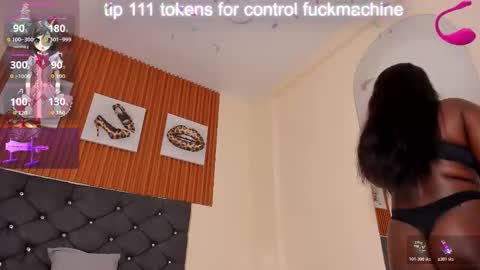 Snapshot of cristale69 chatting on 12.17.25 cristale69 online show from 12.17.25