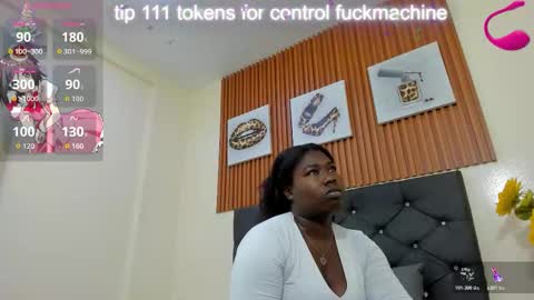 Snapshot of cristale69 chatting on 12.19.25 cristale69 online show from 12.19.25