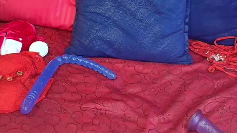 Snapshot of cristalmillf chatting on 12.29.24 CRISTAL MILF online show from 12.29.24