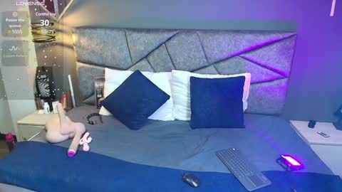 Snapshot of cristalmillf chatting on 01.14.25 CRISTAL MILF online show from 01.14.25
