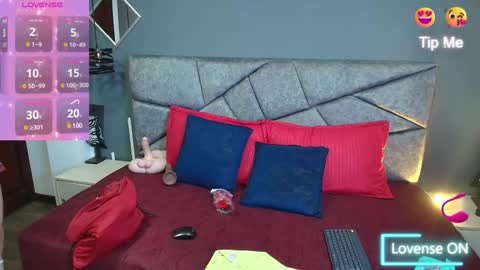 Snapshot of cristalmillf chatting on 01.31.25 CRISTAL MILF online show from 01.31.25