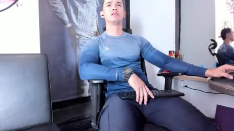 Snapshot of cristhian_wolf1 chatting on 07.19.26 CRIS online show from 07.19.26