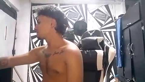 Snapshot of cristian_torres10 chatting on 05.16.26 Cristian online show from 05.16.26