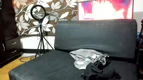 Snapshot of cristiand20 chatting on 01.12.25 Cristian online show from 01.12.25