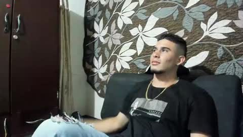 Snapshot of cristiand20 chatting on 01.19.25 Cristian online show from 01.19.25