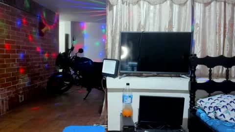 Snapshot of cristiand20 chatting on 03.05.25 Cristian online show from 03.05.25