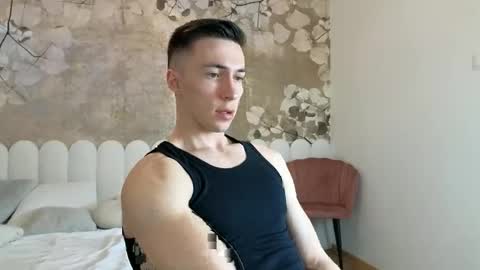 Snapshot of cristianovilla chatting on 04.19.26 CristianoHailey online show from 04.19.26