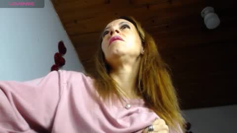 Snapshot of cristin_doll chatting on 10.10.25 cristina online show from 10.10.25