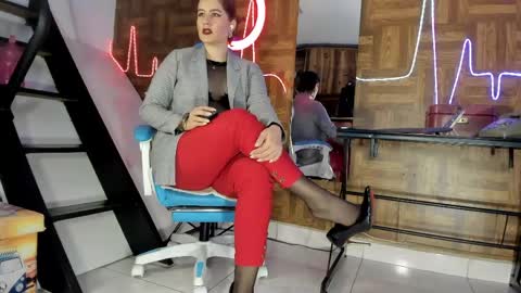 Snapshot of cristinavanegas chatting on 04.22.26 Julieta online show from 04.22.26
