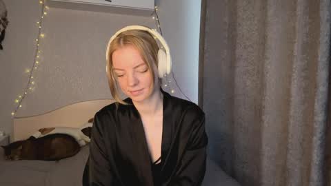 Snapshot of cristinekondo chatting on 03.29.26 Marry online show from 03.29.26