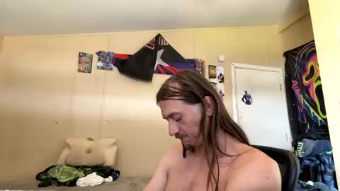 Snapshot of critterluvsfeet chatting on 05.17.26 Critter2999LuvsFeet online show from 05.17.26