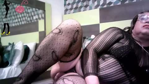 Linda Cross online show from 11.06.25