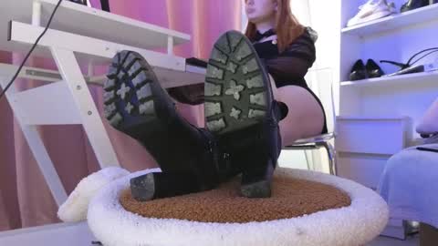 Cruel Siren online show from 11.17.25