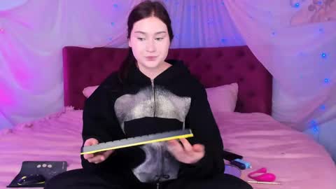 Snapshot of cruelkittty chatting on 05.11.26 Kitty online show from 05.11.26