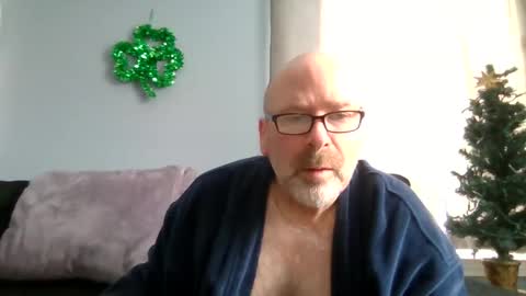 Snapshot of cruising_guy chatting on 02.18.26 fun guy online show from 02.18.26