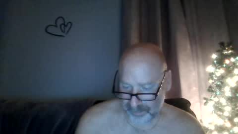 Snapshot of cruising_guy chatting on 07.01.26 fun guy online show from 07.01.26