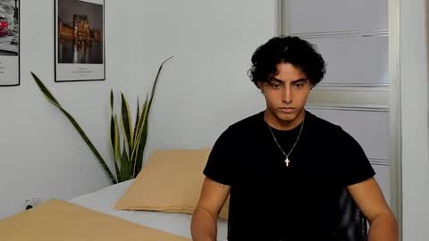 Snapshot of cruz_fernandez chatting on 11.11.25 cruz_fernandez online show from 11.11.25