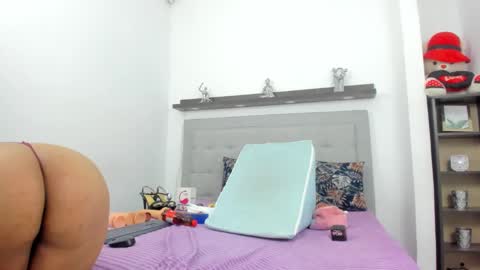Snapshot of crystal_butterfly1 chatting on 01.14.25 crystal_butterfly1 online show from 01.14.25