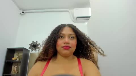 Snapshot of crystal_butterfly1 chatting on 02.16.25 crystal_butterfly1 online show from 02.16.25