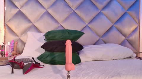 crystal_gilton online show from 02.03.26