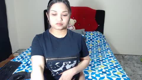 Snapshot of crystal_milkmature chatting on 02.04.25   Crystal  Milf online show from 02.04.25