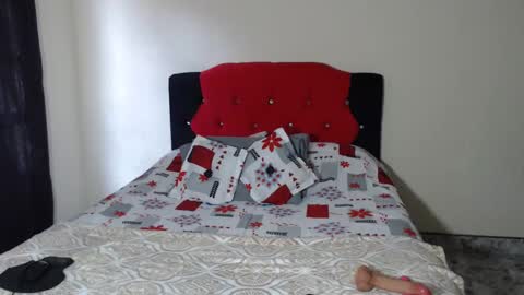 Snapshot of crystal_milkmature chatting on 09.10.25   Crystal  Milf online show from 09.10.25