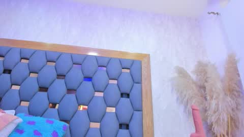 crystal_sm online show from 12.17.25