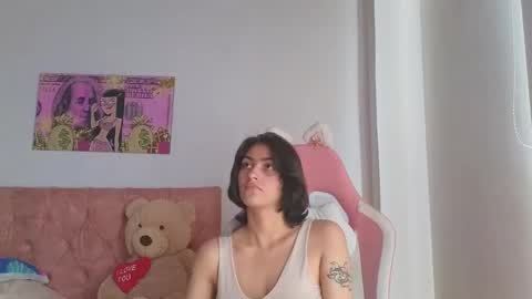 Snapshot of crystal_starx chatting on 11.22.25 Crystal Blaze online show from 11.22.25